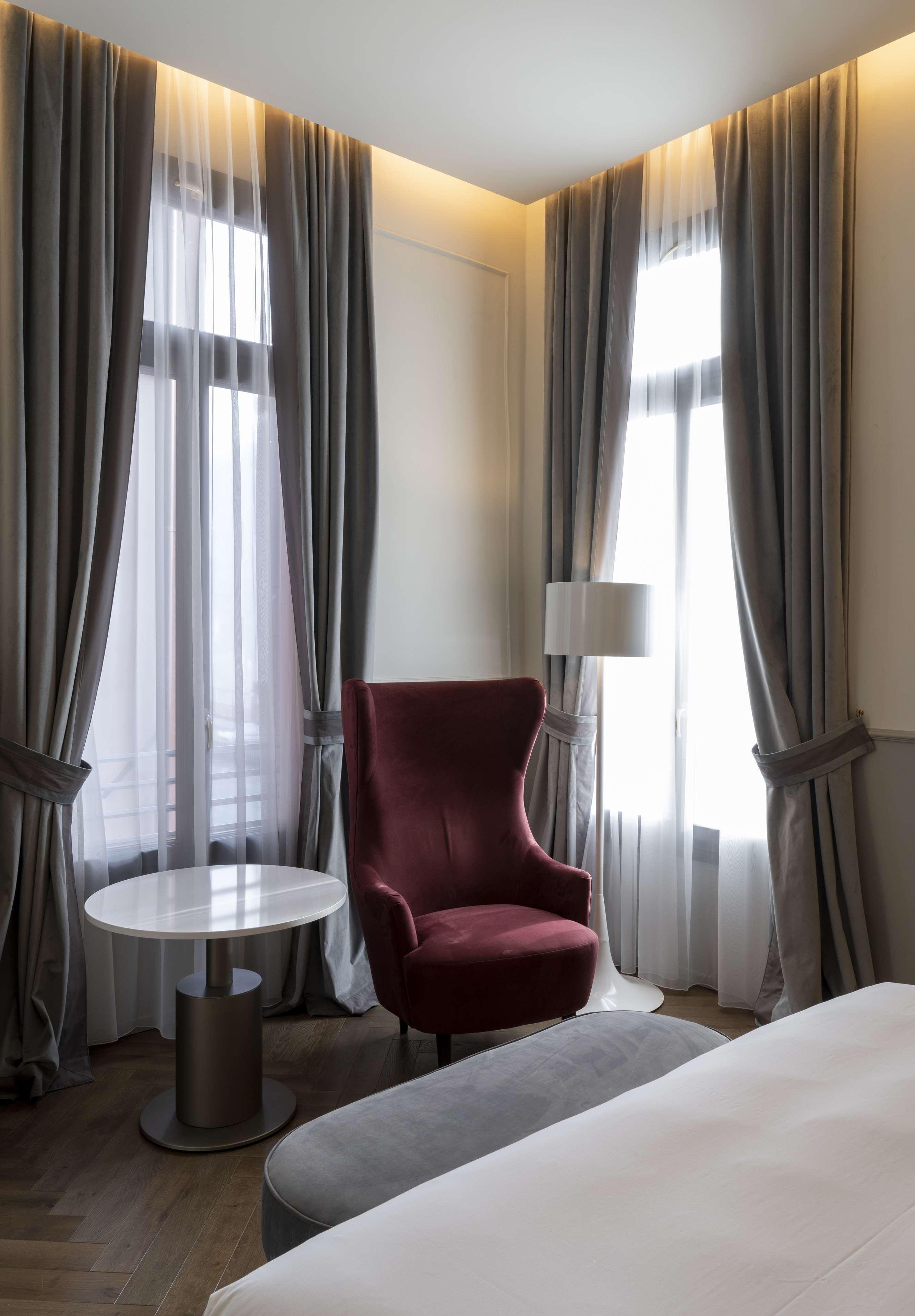 Radisson Collection Hotel, Palazzo Nani Венеция Екстериор снимка A room at the hotel