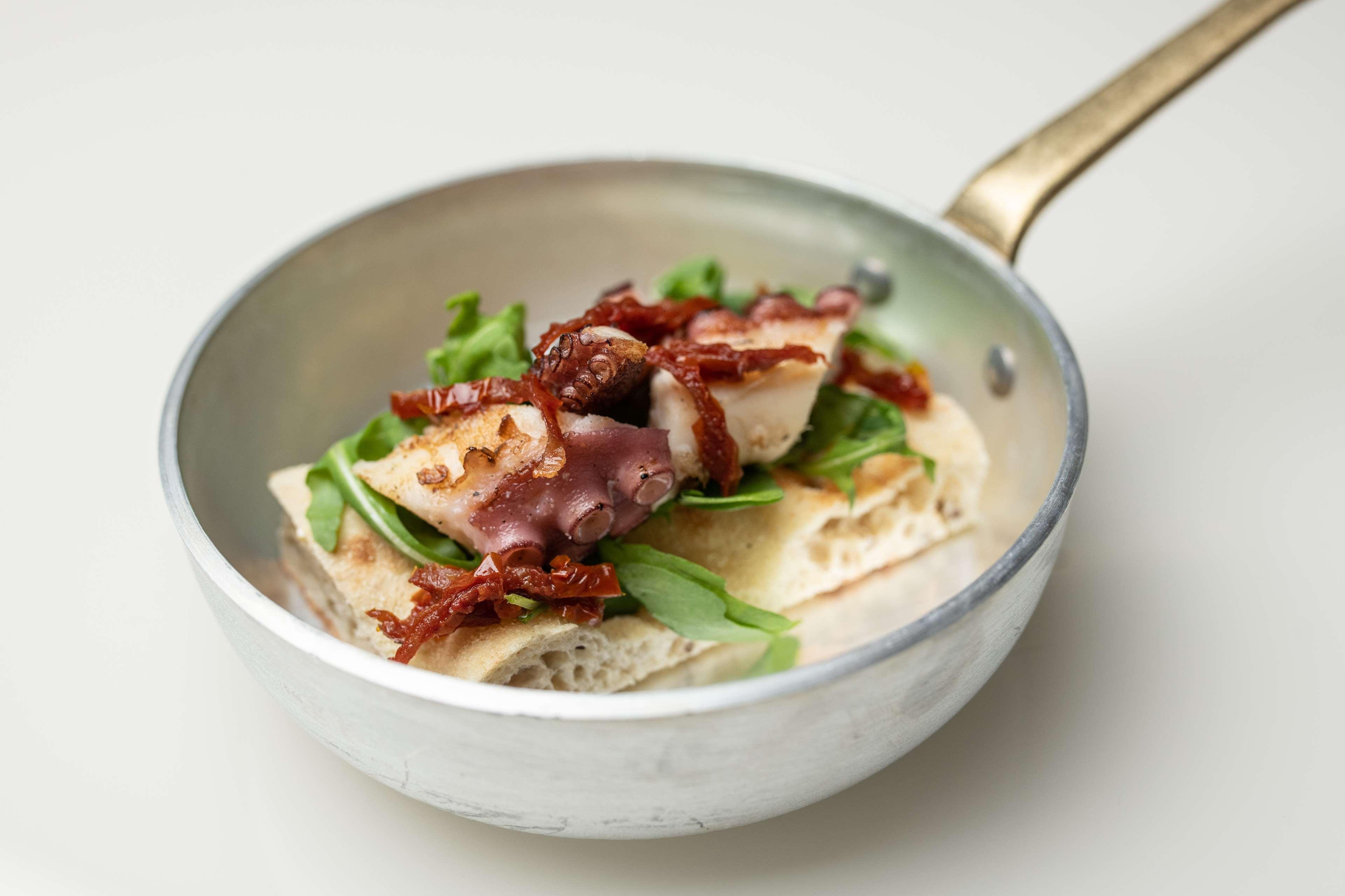 Radisson Collection Hotel, Palazzo Nani Венеция Екстериор снимка A dish of chicken liver with bacon and tarragon