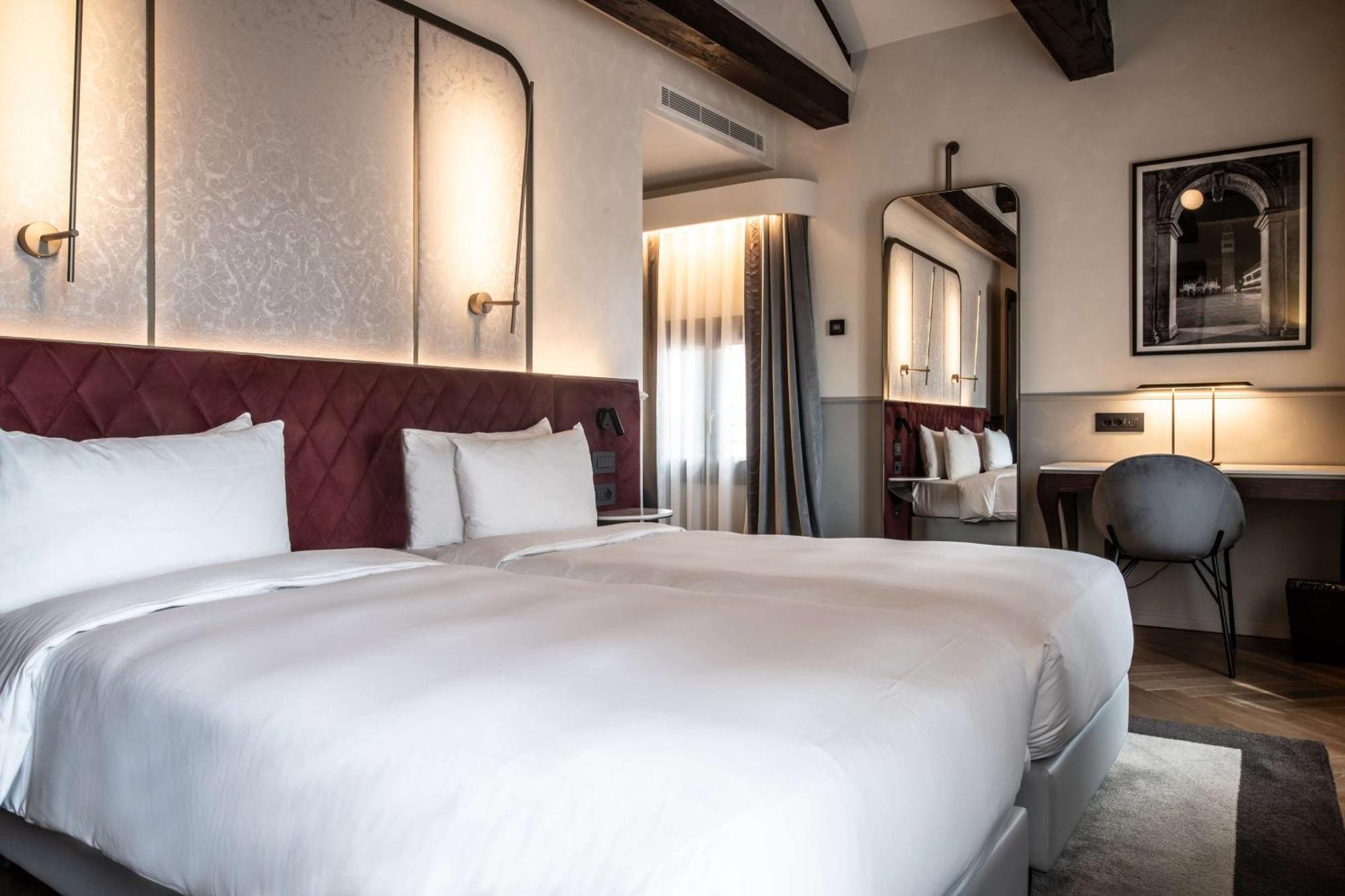 Radisson Collection Hotel, Palazzo Nani Венеция Екстериор снимка Deluxe room