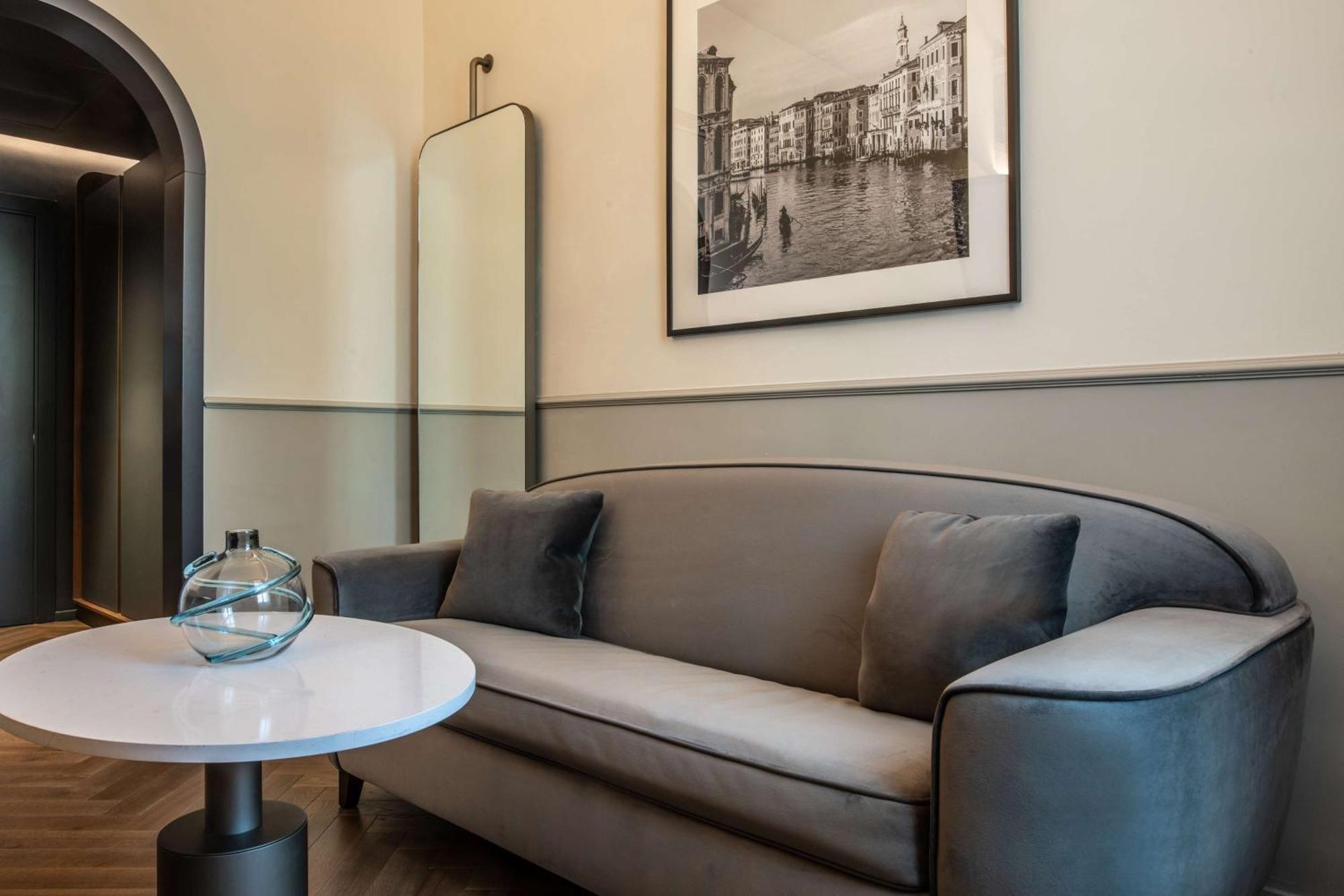 Radisson Collection Hotel, Palazzo Nani Венеция Екстериор снимка A sofa