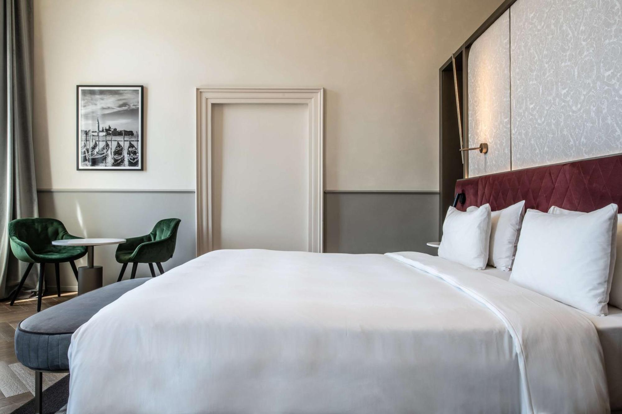 Radisson Collection Hotel, Palazzo Nani Венеция Екстериор снимка A bedroom at the hotel